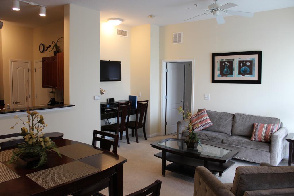 Cane Island Luxury Condo Kissimmee Room photo